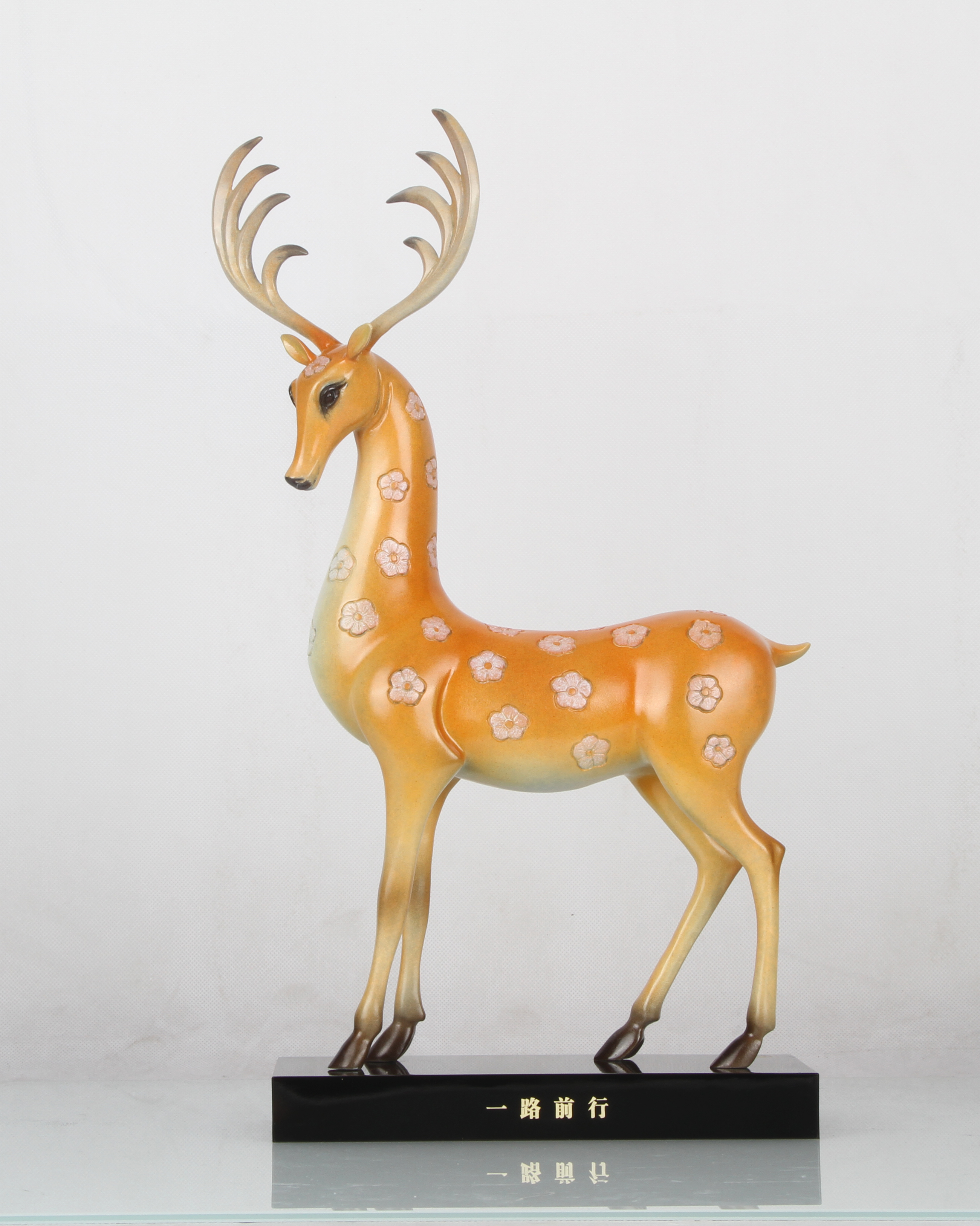 宇达2024新品 青铜创意艺术礼品《一路前行》家居装饰摆件