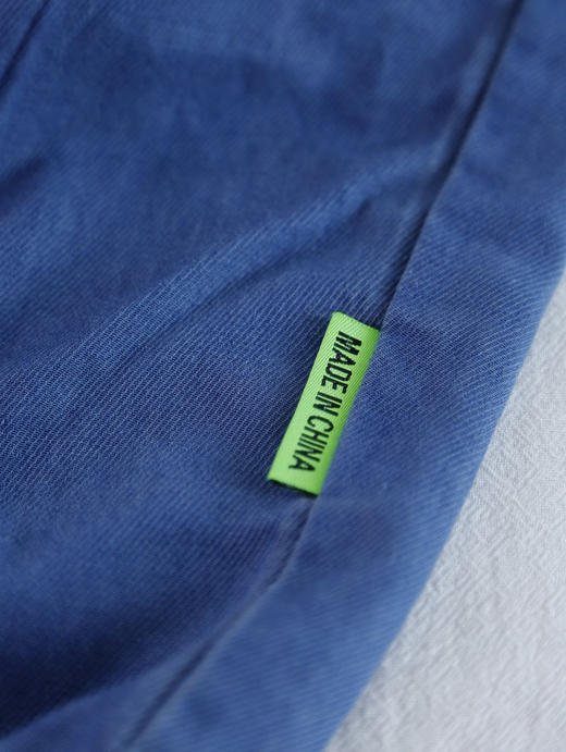 春夏必备❗一条会呼吸的裤子❗【启月兔儿童天丝牛仔裤】含59.9%莱赛尔天丝⚠️仿若真丝 ✅丝滑垂顺，软糯亲肤，凉爽吸汗 ✅宽松版型，轻松活动无束缚感 ✅经典环保水洗牛仔蓝，时尚好看✅带检报告的安全面料 商品图6