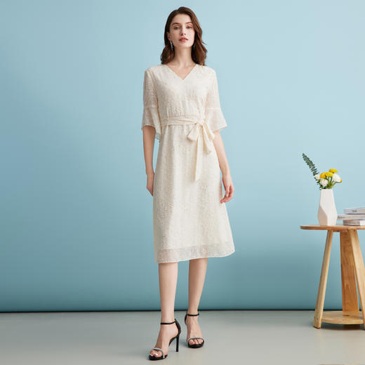 EITIE爱特爱时尚高级感绣花V领显瘦亮片中袖连衣裙夏新款B2407328 商品图1