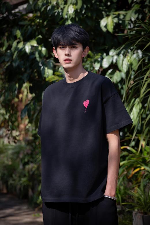 W419612971字母爱心涂鸦短袖T恤 商品图0