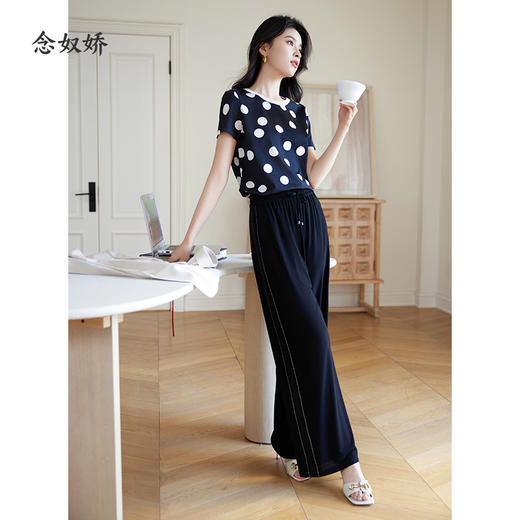 【商场同款】CNT4366  三醋酸气质款直筒裤 黑色好搭款 舒适透气阔腿裤 商品图3