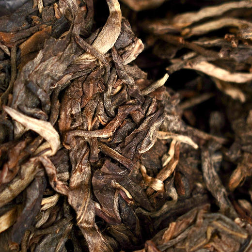 【古法白茶园】2019年头春头采古茶易武弯弓普洱茶生茶300克紫砂罐装拍5发6拍20发25 商品图7