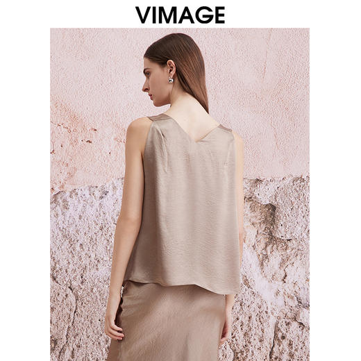 VIMAGE纬漫纪夏季新款气质方领慵懒宽松醋纤轻薄无袖背心上衣V2113713 商品图4