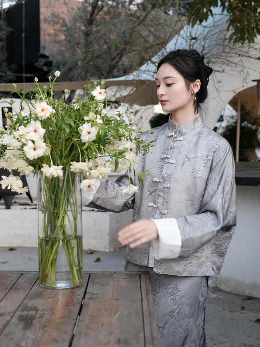 微瑕秒杀| 盛唐牡丹 | 玛瑙灰喜上眉梢提花外套[特价品](特殊商品不退不换) 商品图1