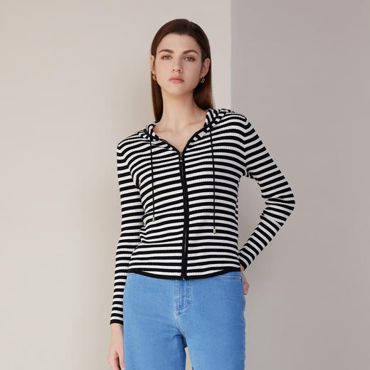 【黑白条纹连帽针织外套】24年春夏新品女士棉桑蚕丝修身显瘦运动外套 商品图2
