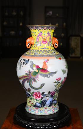 珐琅彩圆梦中华象耳尊