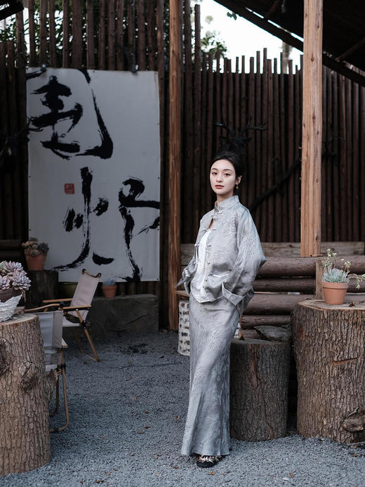 盛唐牡丹 |玛瑙灰提花真丝半裙 商品图3