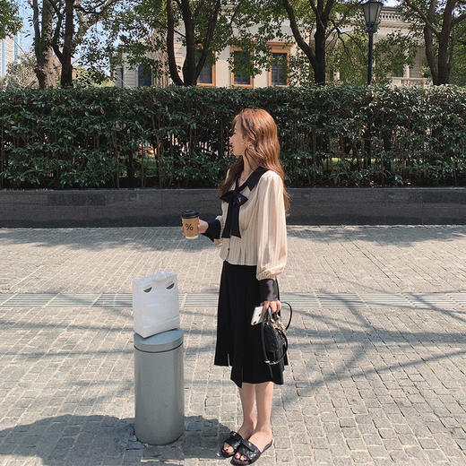 金蘑菇菇【金秘书为何那样】通勤天花板 知性气质ol竖条纹衬衫 商品图3