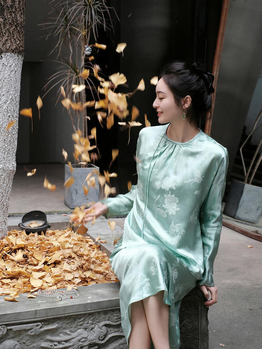 盛唐牡丹 |艾绿冠乐绉蝶恋花上衣 商品图11