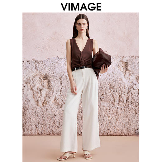 VIMAGE纬漫纪夏季新款V领扭结设计气质高级感深卡其针织背心上衣V2101725 商品图1