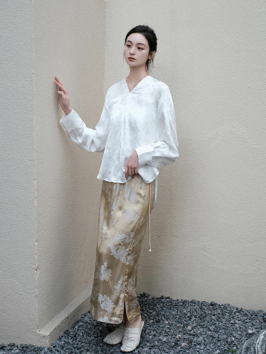 微瑕秒杀|  盛唐牡丹 |香槟金玉兰花纹真丝半裙[特价品](特殊商品不退不换) 商品图0