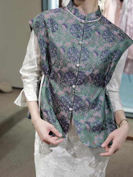 盛唐牡丹 |宋锦万寿无疆牡丹纹对襟马甲 商品图2