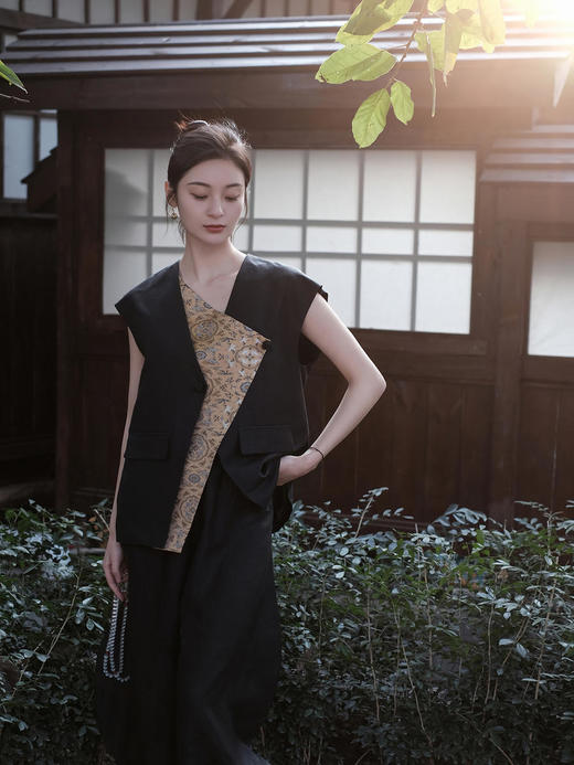 微瑕秒杀|盛唐牡丹 |龟纹香云纱拼宋锦马甲[特价品](特殊商品不退不换) 商品图4