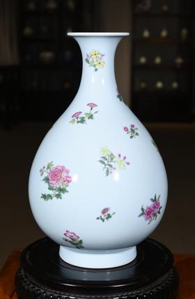 天青朵花玉壶春