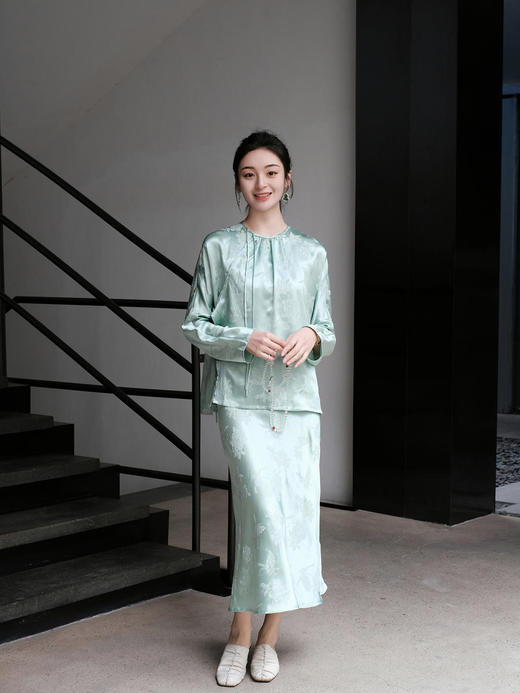 盛唐牡丹 |艾绿冠乐绉蝶恋花上衣 商品图4