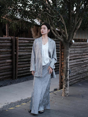 盛唐牡丹 |玛瑙灰提花真丝半裙