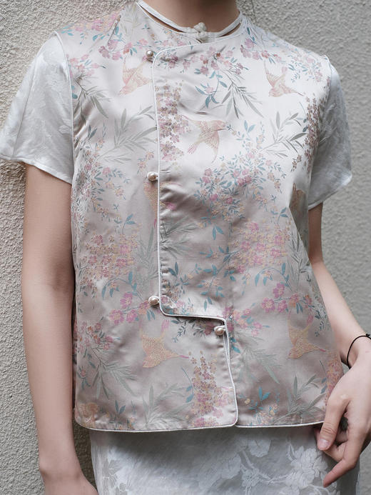 盛唐牡丹 |春燕纹宋锦偏襟马甲 商品图3