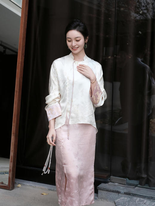 盛唐牡丹 |文竹戏蝶真丝提花上衣 商品图8