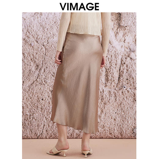 VIMAGE纬漫纪夏季新款不对称剪裁开叉包臀高腰缎面气质半身裙V2106719 商品图4