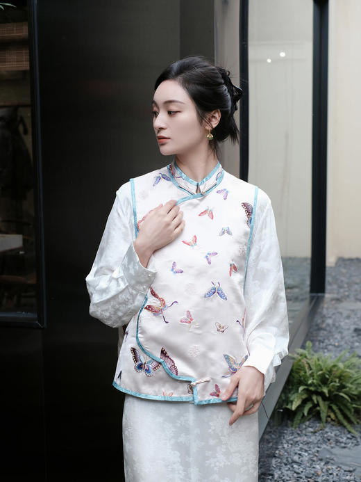 微瑕秒杀|  盛唐牡丹 |福蝶手推绣真丝偏襟马甲[特价品](特殊商品不退不换) 商品图0