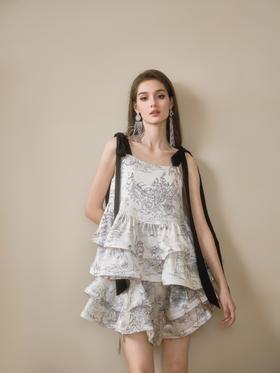 白色洛神赋手绘印花泡泡纱大波浪系带上衣