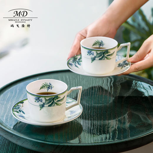 【春上新】10楼玛戈隆特    4头咖啡杯碟-水木年华      吊牌价688元    活动价482元 商品图3