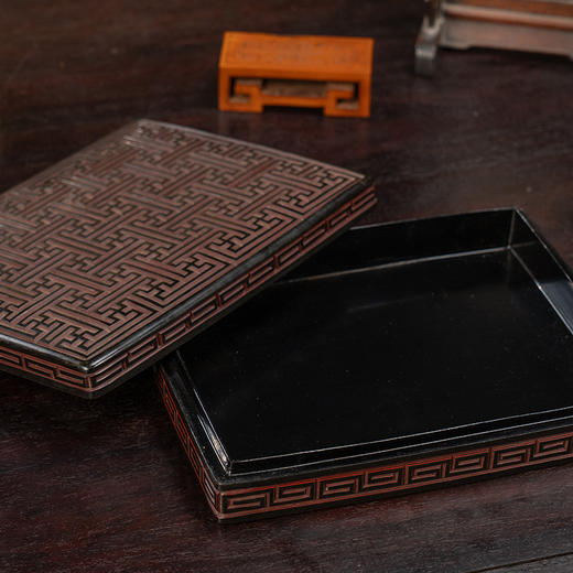 清 剔犀万字锦地纹盖盒 商品图3