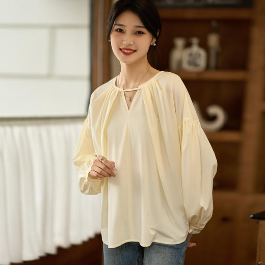 芳外2026春季新款气质休闲纯色衬衫白色V领薄款灯笼袖上衣1333 商品图3