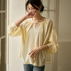 芳外2026春季新款气质休闲纯色衬衫白色V领薄款灯笼袖上衣1333