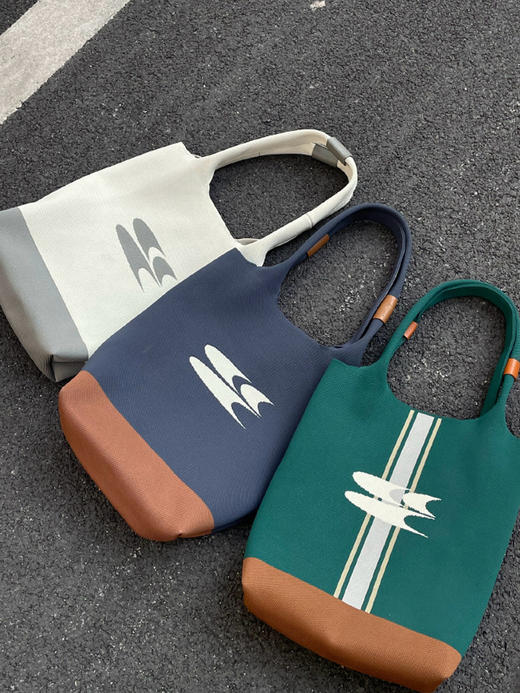 CryingCenter 米灰珍珠 布里斯蓝针织简约大容量托特包 哭喊中心 商品图0