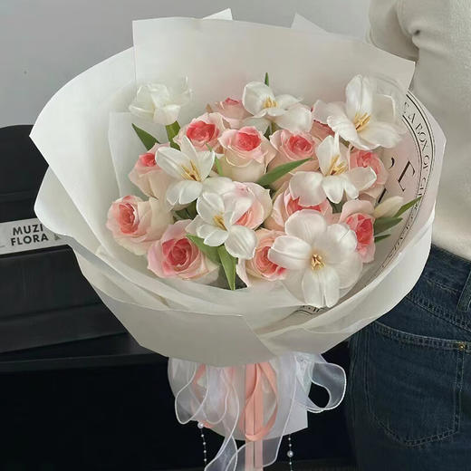 【两小时达】白桃乌龙奶盖郁金香花束送女友玫瑰鲜花速递同城配送 商品图0