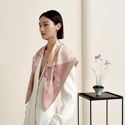 凤凰之家“鸢歌抒怀”88厘米双面印花大方巾 商品图1
