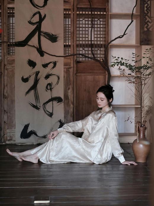 盛唐牡丹 |香槟金真丝提花文竹上衣 商品图9