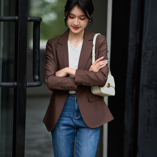 【通勤西服】2026春季修身显瘦挺括工艺感小西装 商品图4
