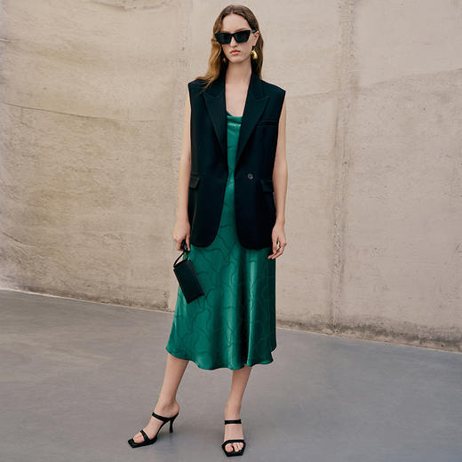 EITIE爱特爱夏季新款百搭马甲简约修身西装薄外套7403109 商品图3