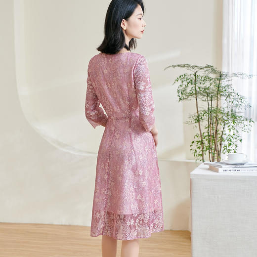 「粉雾蕾丝」减龄修身连衣裙 米思阳2026春季新款淑女风减龄气质优雅修身蕾丝连衣裙5Y24AL0227 商品图5