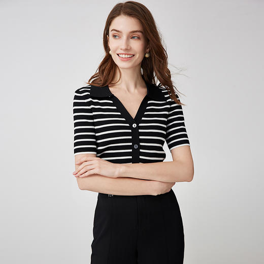 EITIE爱特爱修身显瘦黑白条纹翻领气质百搭针织衫上衣夏新款B2401306针织衫 商品图3