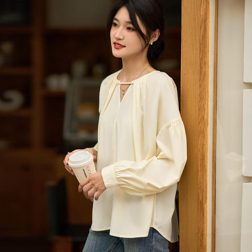 芳外2026春季新款气质休闲纯色衬衫白色V领薄款灯笼袖上衣1333 商品图2