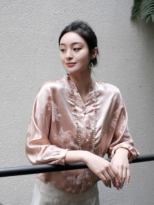 微瑕秒杀|  盛唐牡丹 |玉色冠乐绉蝶恋花上衣[特价品](特殊商品不退不换) 商品图5