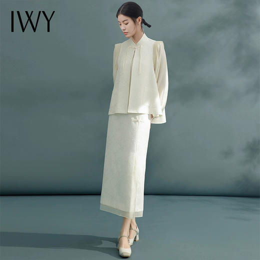 IWY/高级感乳白色宽松版新中式国风盘扣立领印花上衣春夏新款套裙女FYV074+FYS074+FYB073 商品图0