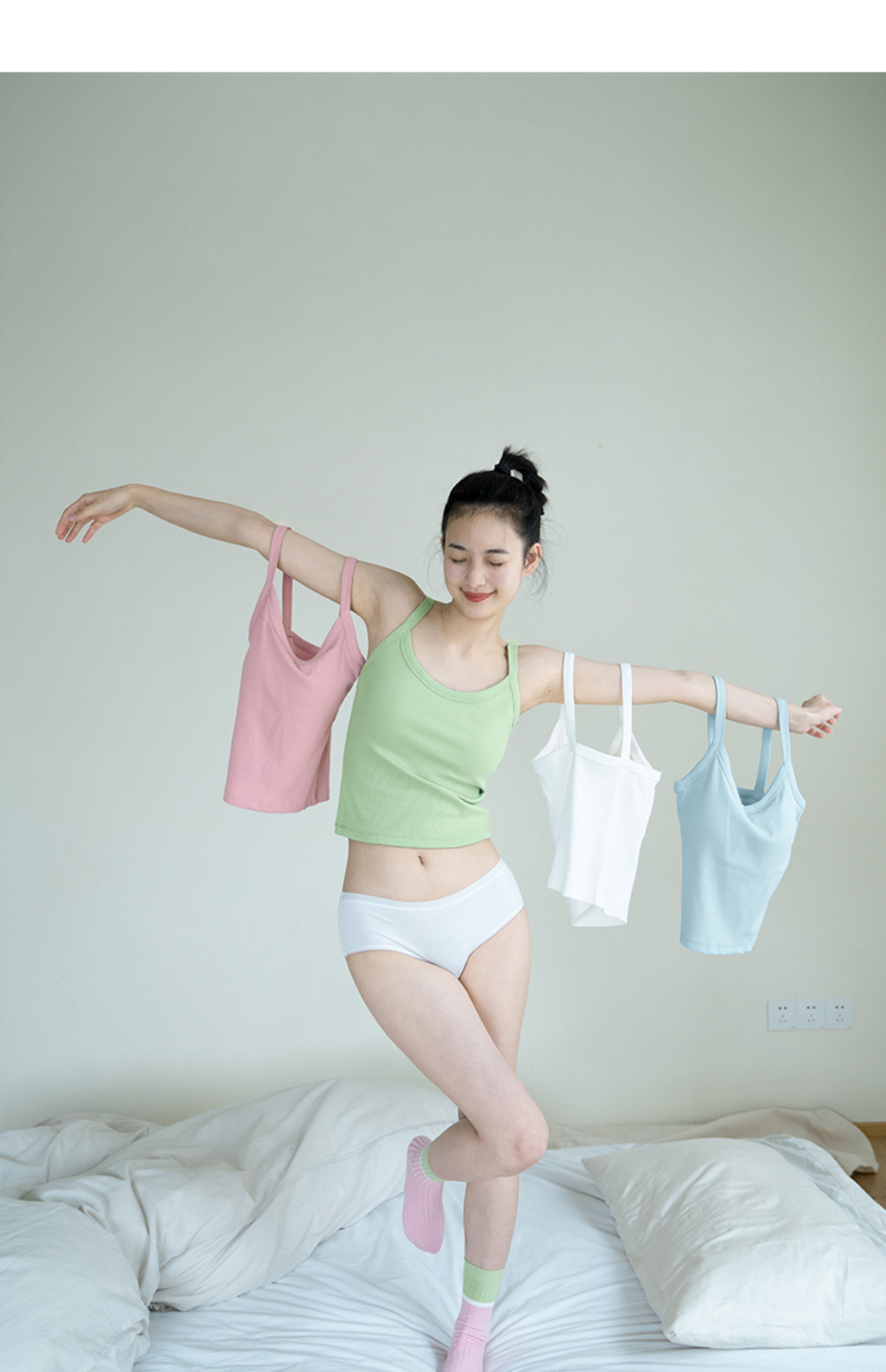 靴下物白色打底吊带小背心女内搭春夏薄款一体式带胸垫修身上衣