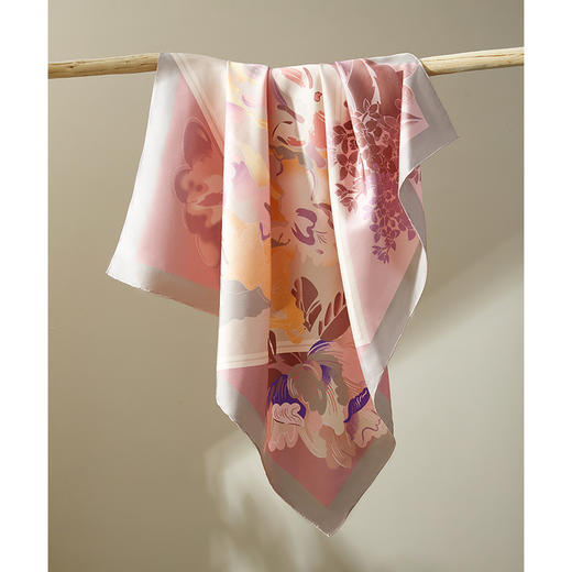 凤凰之家“鸢歌抒怀”88厘米双面印花大方巾 商品图2