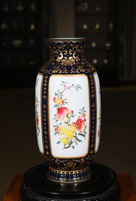 霁蓝描金粉彩福寿三多图纹瓶