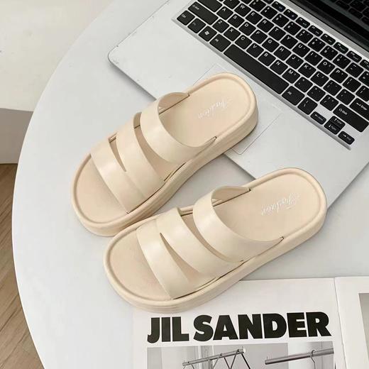 夏季新款一字厚底凉鞋女 外穿时尚百搭松糕底 韩版凉拖鞋女 商品图7
