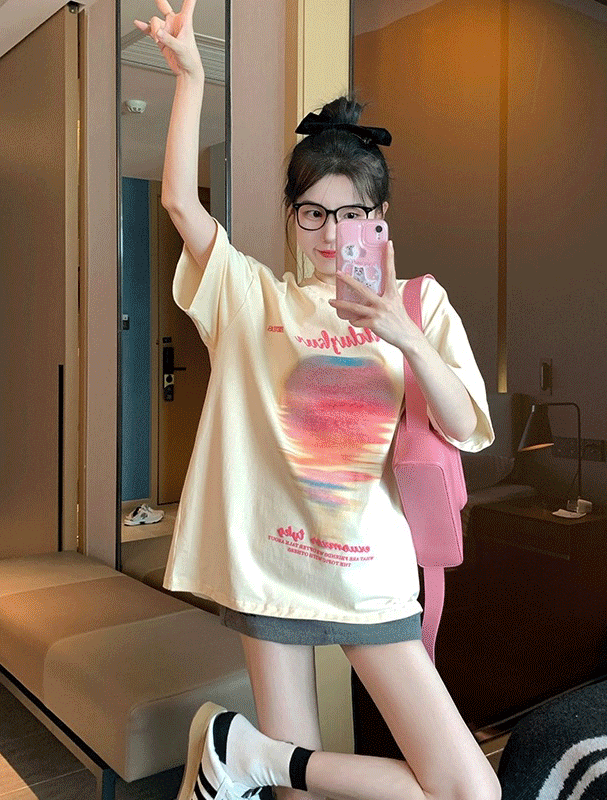 （好运印花T）这件「日落T恤」才是穿搭界真正的“显瘦TOP1”，美炸了！！！