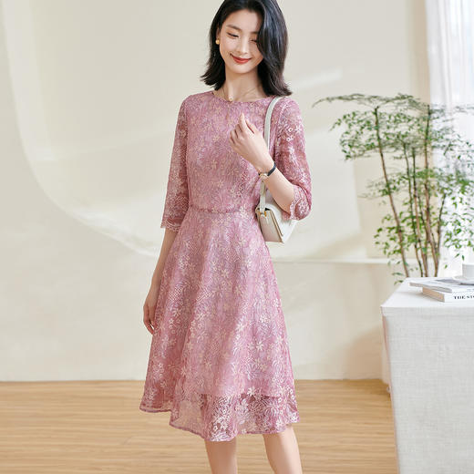 「粉雾蕾丝」减龄修身连衣裙 米思阳2026春季新款淑女风减龄气质优雅修身蕾丝连衣裙5Y24AL0227 商品图0