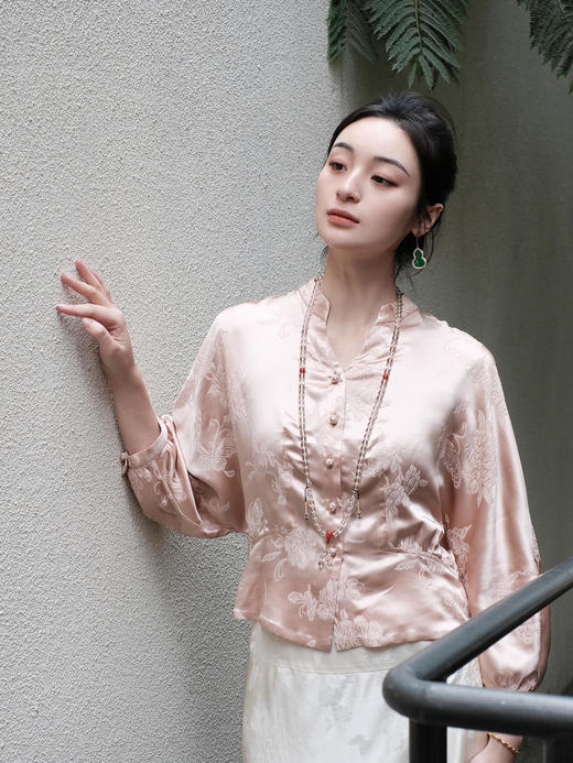 微瑕秒杀|  盛唐牡丹 |玉色冠乐绉蝶恋花上衣[特价品](特殊商品不退不换) 商品图8