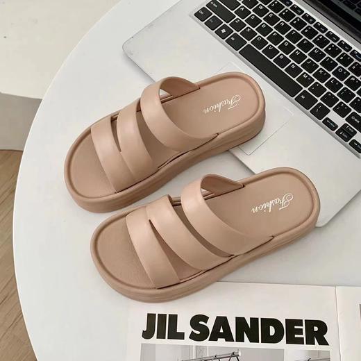 夏季新款一字厚底凉鞋女 外穿时尚百搭松糕底 韩版凉拖鞋女 商品图9