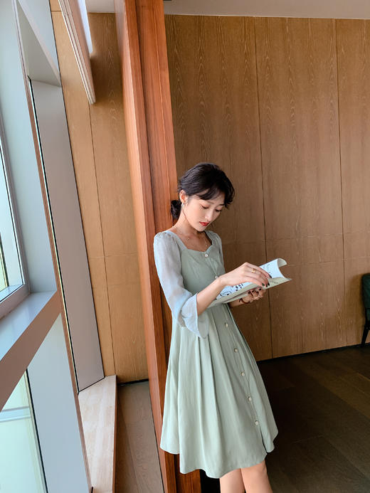 欧芮儿方领七分袖绿色连衣裙女新品中长款气质收腰A字裙 商品图3