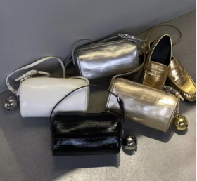 【门店同款】ENJOY春季小众设计铃铛挂件圆筒手提包 157050680